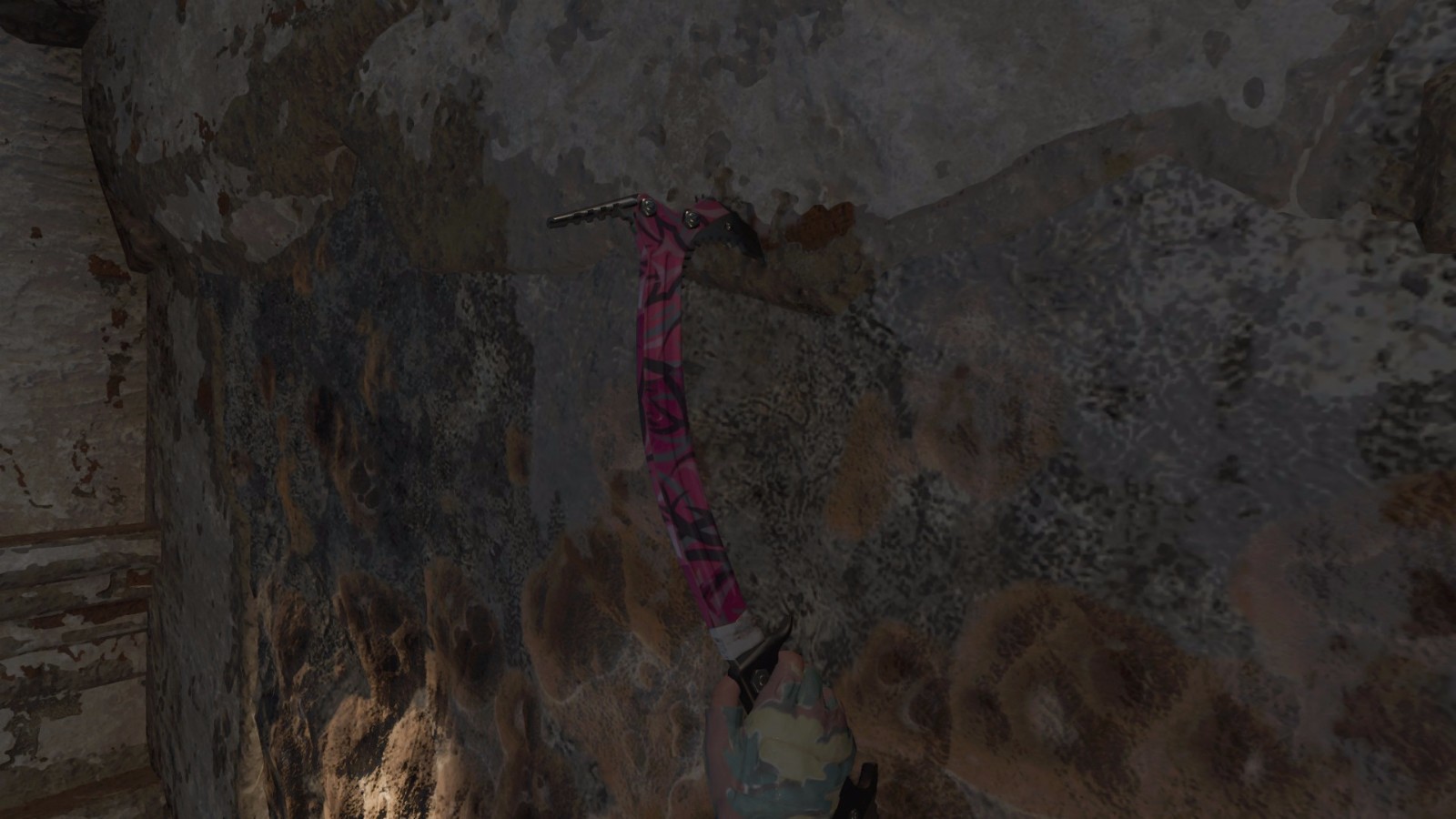 古墓丽影:暗影 武器衣服 劳拉粉红色迷彩登山镐 截图