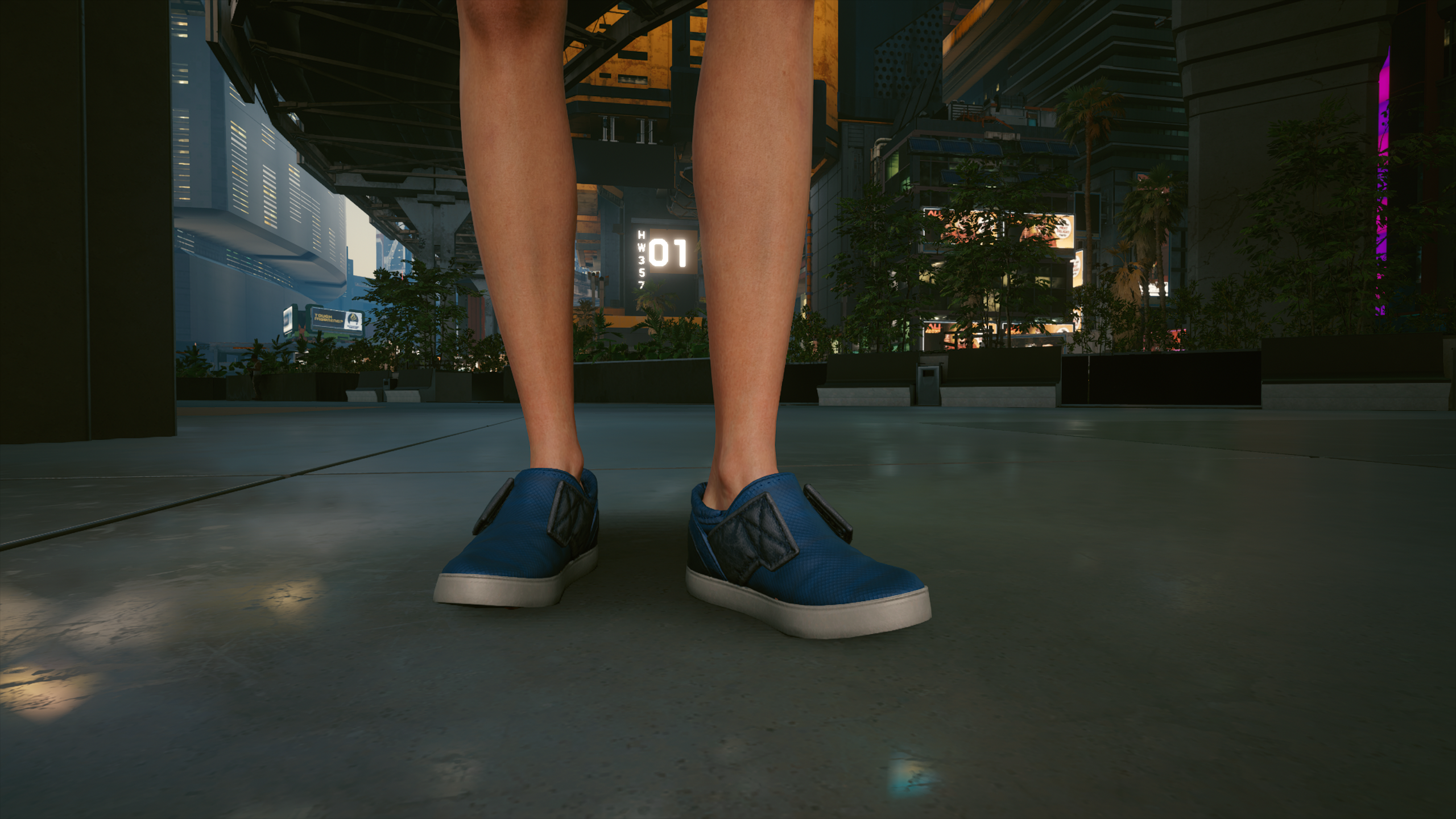 赛博朋克2077 武器装备 迷你裙和运动鞋 截图